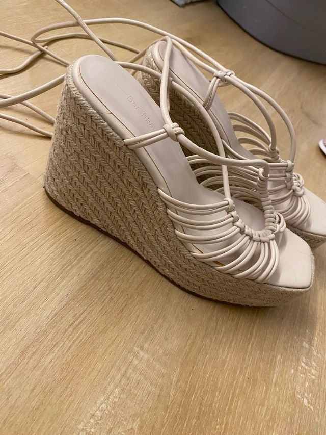 Cuñas Bershka Beige Talla 38
