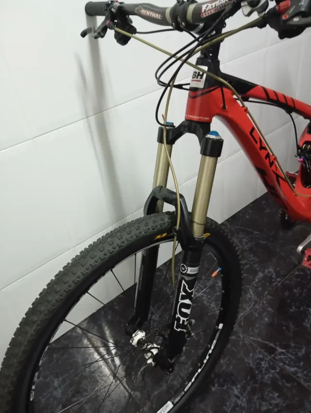 Bicicleta de Montaña LYNX DH Roja