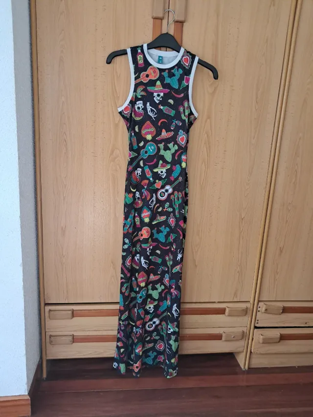 Vestido largo estampado katrinas Talla XS.