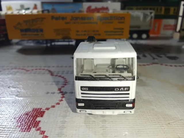 Camión DAF 95 Herpa
