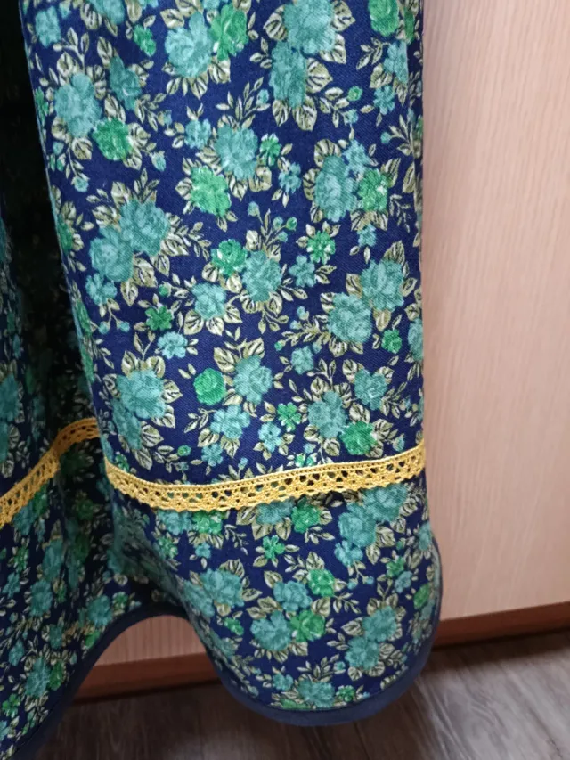 Falda y pañuelo traje regional