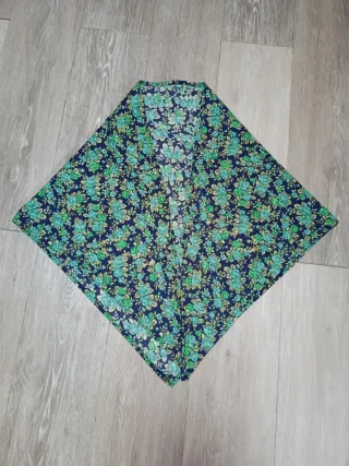 Falda y pañuelo traje regional