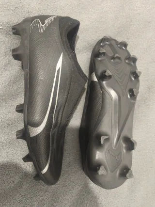 Botas de fútbol Puma Tacos Negras 30€ negociables