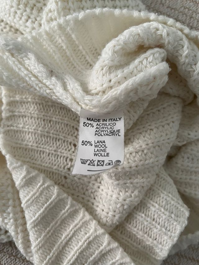 Jersey de punto blanco con cremalleras