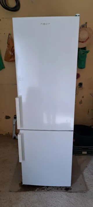 Cocina de gas blanca con horno