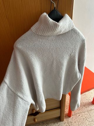 Jersey gris cuello alto