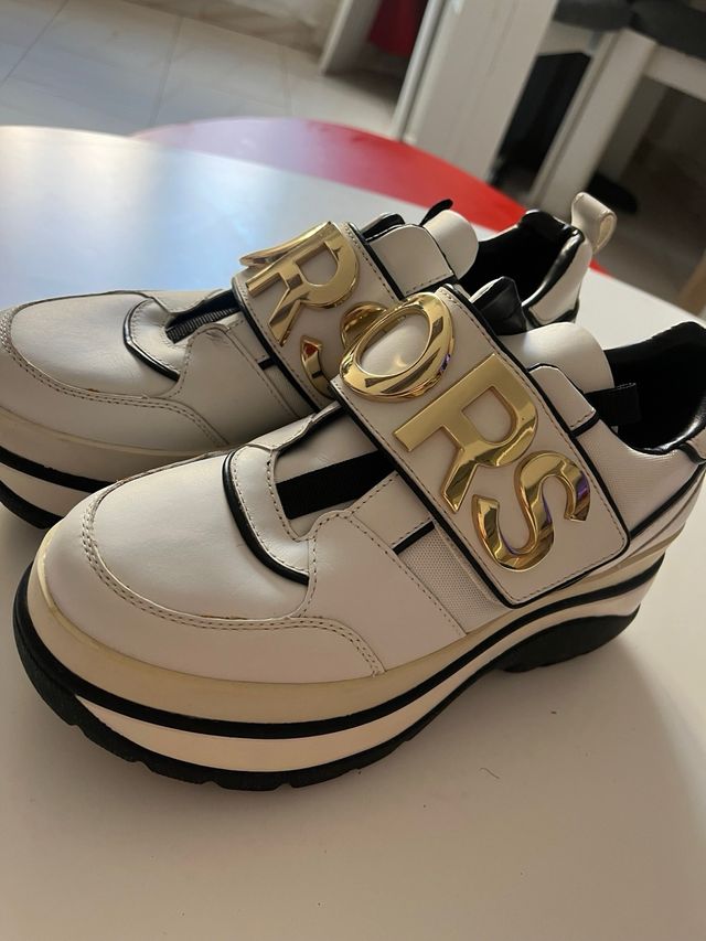 Zapatillas Michael Kors Blancas y Doradas