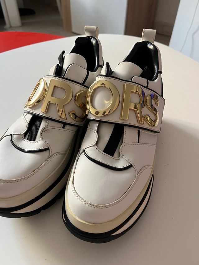 Zapatillas Michael Kors Blancas y Doradas