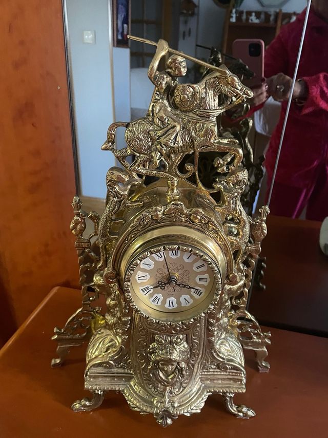 Reloj de sobremesa de bronce