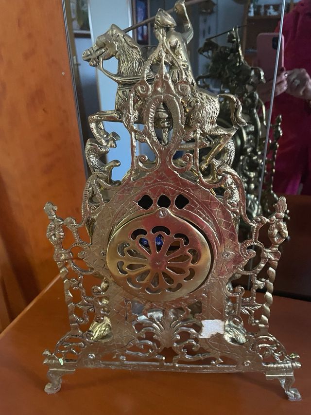 Reloj de sobremesa de bronce