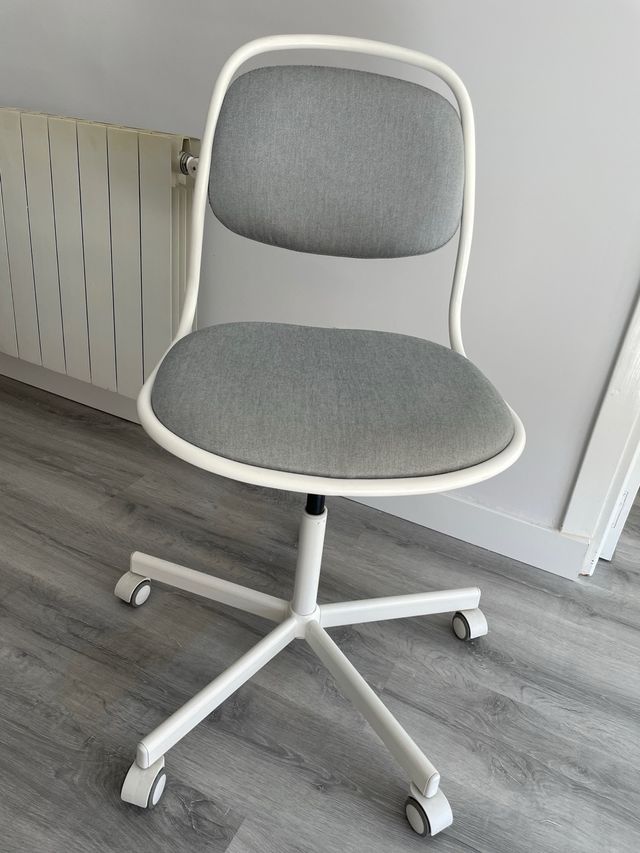 Silla giratoria estudio gris y blanca