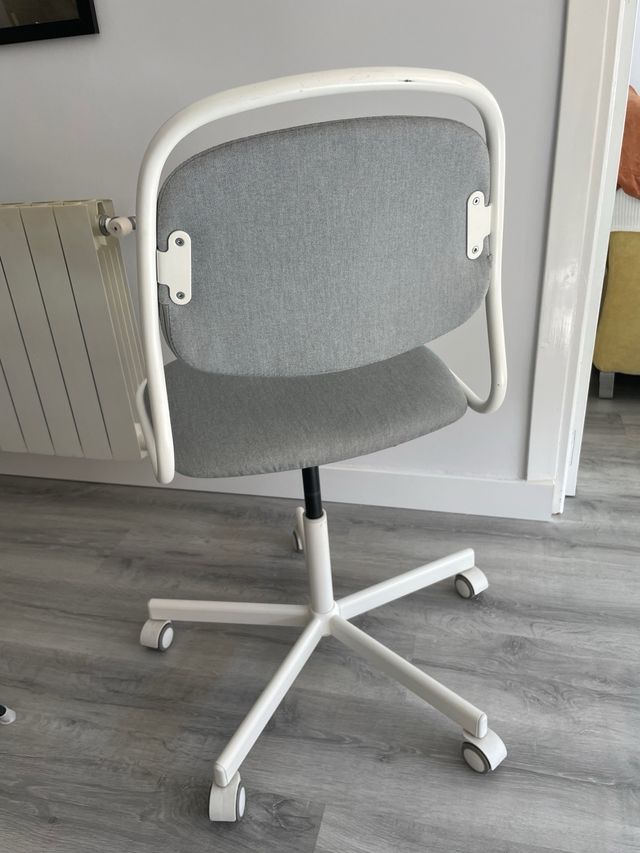 Silla giratoria estudio gris y blanca
