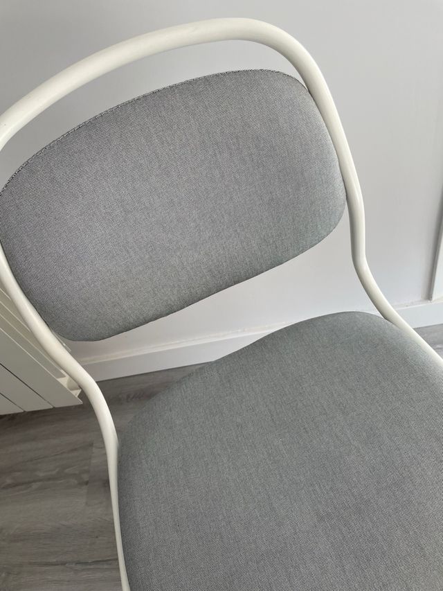 Silla giratoria estudio gris y blanca
