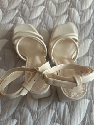 Sandalias tacón Stradivarius