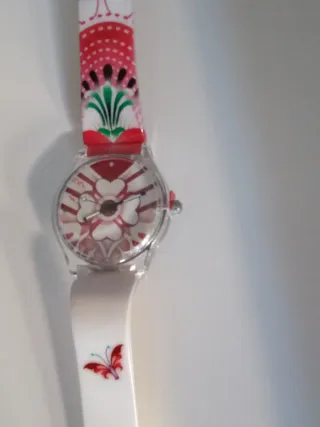 Reloj estilo Swatch Blanco y Rojo