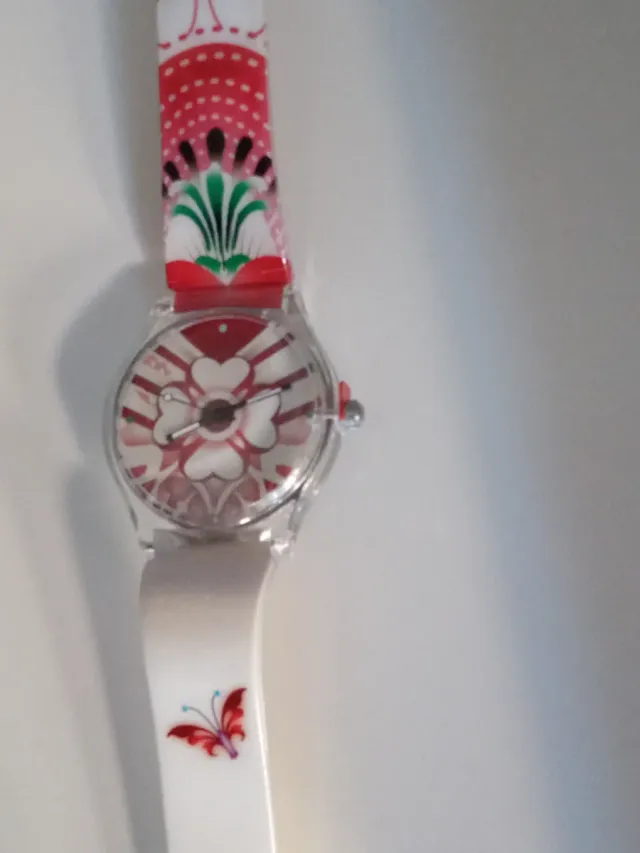 Reloj estilo Swatch Blanco y Rojo