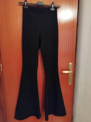Pantalón campana negro