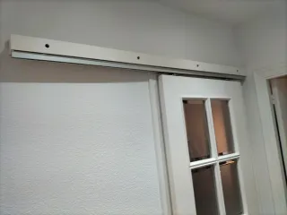 Puerta corredera 82cm + guía