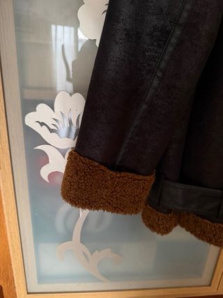 Cazadora Zara efecto piel forrada