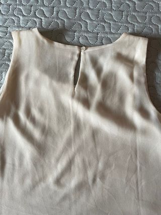 Blusa beige tirantes capa