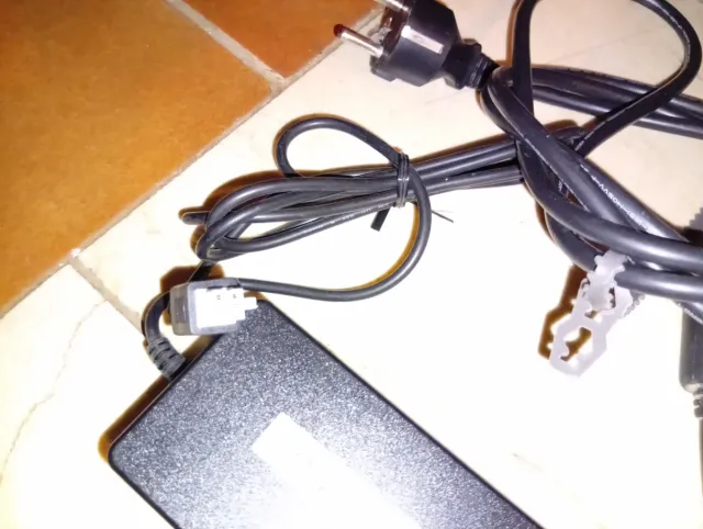 Carregador de Corrente Preto