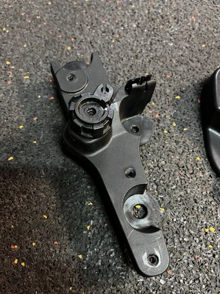 Soporte y maneta apertura capo BMW Serie 1,3,5