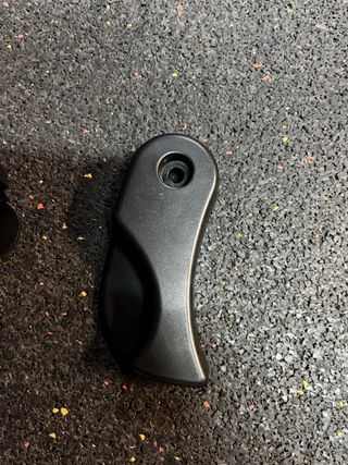 Soporte y maneta apertura capo BMW Serie 1,3,5