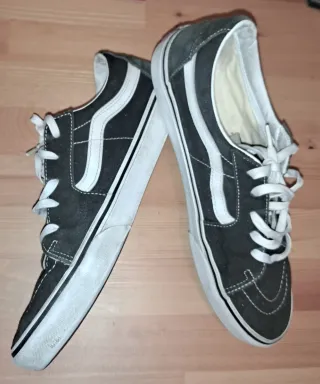 Deportivas Vans Negras y Blancas