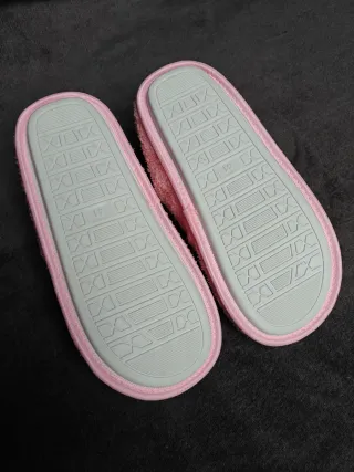 Zapatillas de casa rosa Smiley nuevas