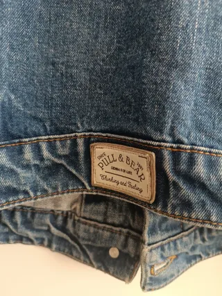 Cazadora vaquera con tachuelas