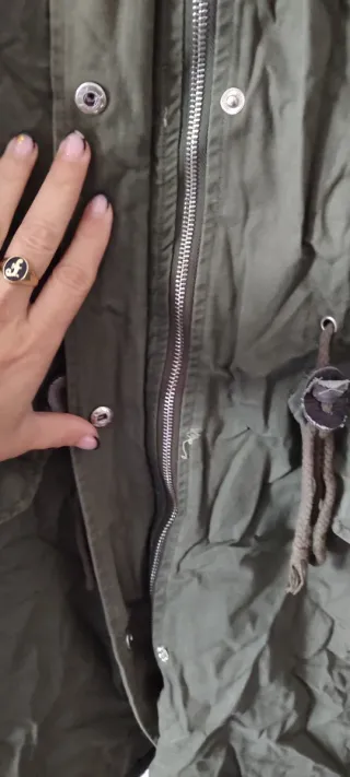 Parka verde con pelo