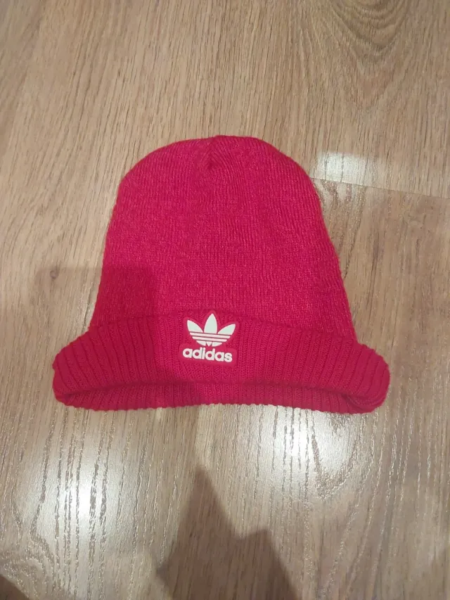 Gorro Adidas rosa con 3 rayas
