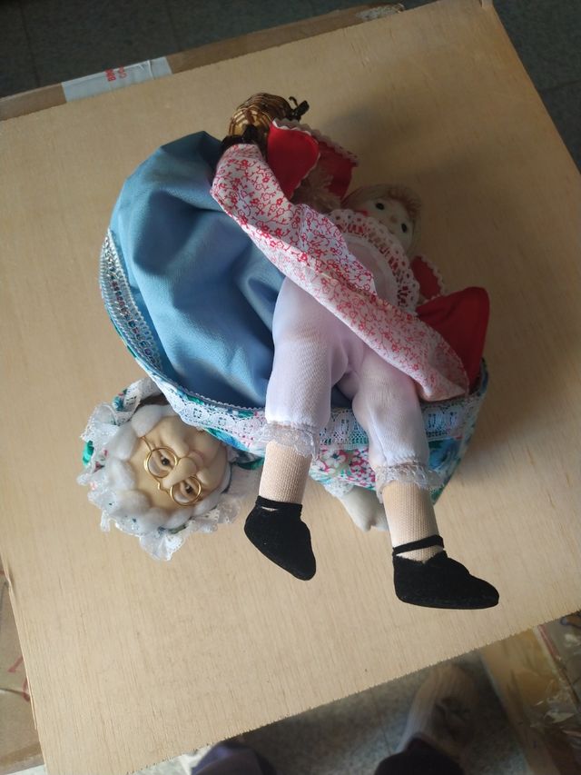 Caperucita y su abuelita