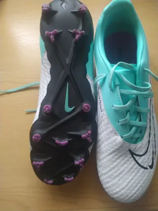 Botas de fútbol Nike Phantom niño