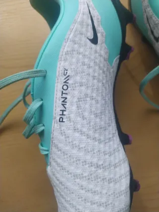 Botas de fútbol Nike Phantom niño