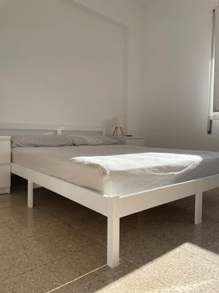 Letto matrimoniale + 2 comodini