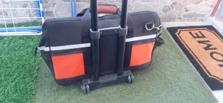 Maletín de herramientas con ruedas