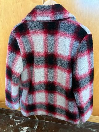Chaquetón cuadros rojo y gris