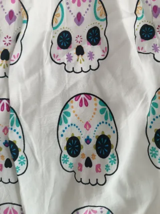 Conjunto crop top y falda calaveras