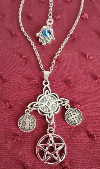 Colgante de protección con cadena