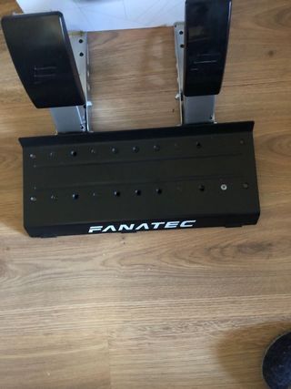 Fanatec CSL Elite V1.1 Volante + Pedales Pc y Xbox