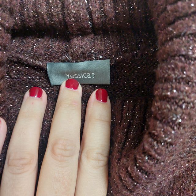 Jersey C&A cuello alto oversize marrón