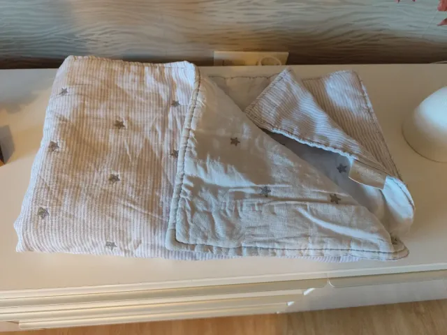 Colcha cuna rayas y estrellas reversible