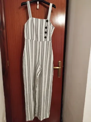 Mono rayas blanco y negro