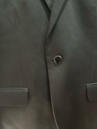 Traje de novio negro acabado brillo