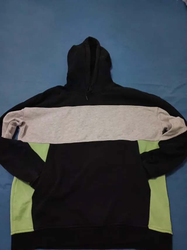Sudadera con capucha tricolor