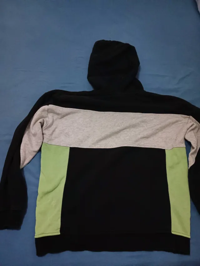 Sudadera con capucha tricolor