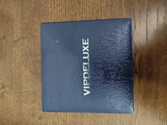 Reloj de pulsera con esfera azul