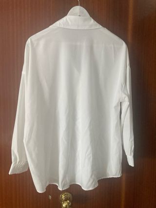 Camisa blanca básica