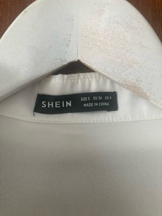 Camisa blanca básica